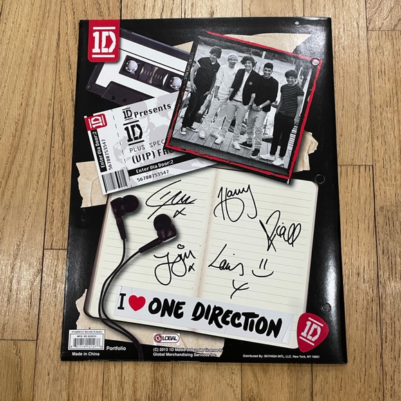 One Direction folder - Picture 3 of 3